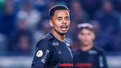 Allan, volante do Flamengo, em ação pelo Brasileirão Série A