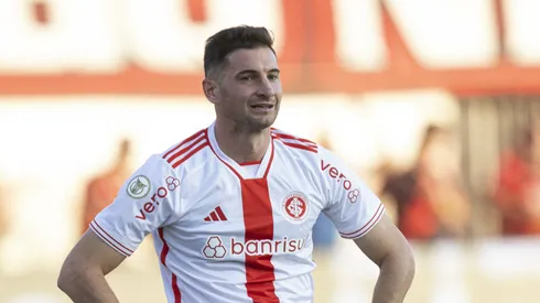 Alario em campo pelo Inter