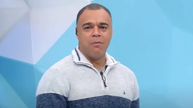 Denílson faz alerta ao Santos nos bastidores