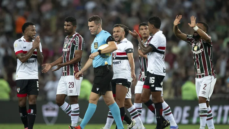 O jogo entre Fluminense e São Paulo, no Maracanã