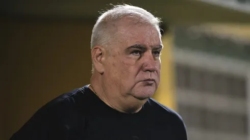 Augusto Melo é reprovado por Rubão no Corinthians.