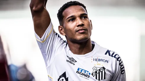 Santos fechou venda de João Lucas.