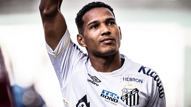 Santos fechou venda de João Lucas.