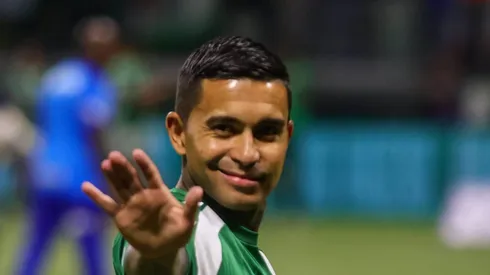 Dudu, jogador do Verdão, durante aquecimento no Allianz Parque.