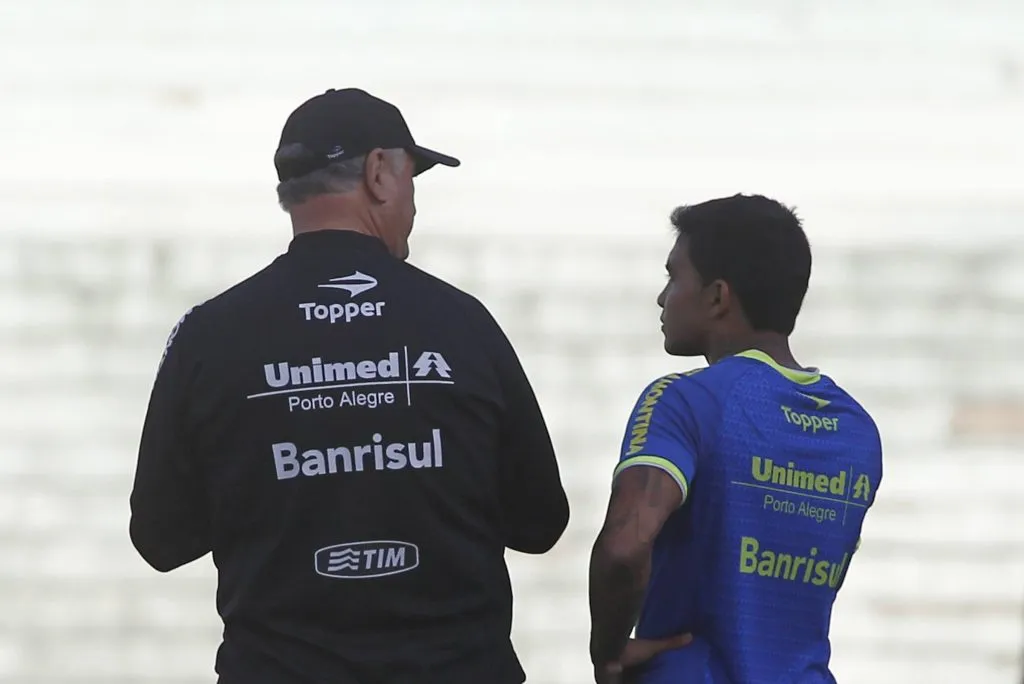 Dudu teve sua melhor época no Grêmio em 2014 sob o comando de Felipão – Foto: IMAGO