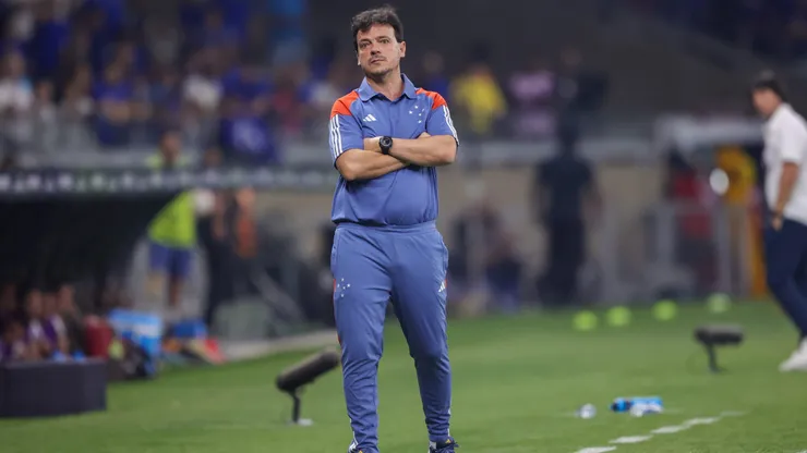 Cruzeiro espera Diniz para definir saída de mais um jogador do plantel; veja