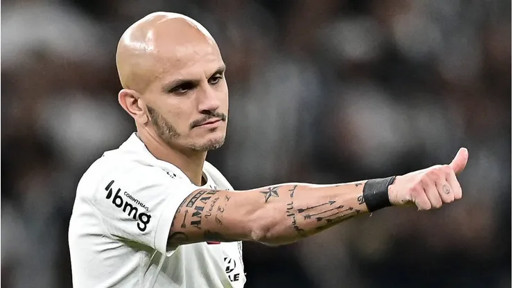 Momento do Corinthians teve análise de Fábio Santos.