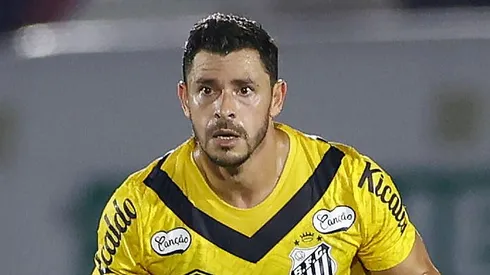 Atuação do Santos na derrota contra o Goiás foi criticada por Giuliano