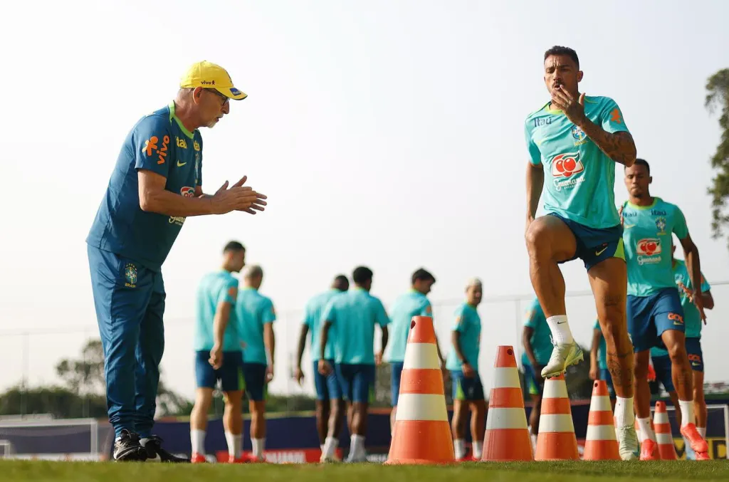 Seleção durante treino no CT do Palmeiras sob comando de Dorival Júnior – Foto: Rafael Ribeiro/CBF