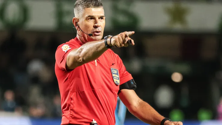 Árbitro Marcelo de Lima Henrique. Foto: Robson Mafra/AGIF