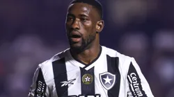 Bastos em ação pelo Botafogo