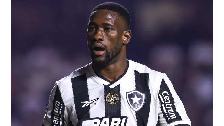 Bastos em ação pelo Botafogo