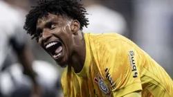 Hugo Souza comemorando durante a partida entre Corinthians e Juventude, pela Copa do Brasil, na Neo Química Arena. Foto: Marco Galvão