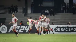 Banfield e Estudiantes medem forças pela 17ª rodada.