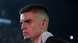 RJ - RIO DE JANEIRO - 06/12/2023 - BRASILEIRO A 2023, VASCO X BRAGANTINO - Gabriel Pec jogador do Vasco comemora vitoria ao final da partida contra o Bragantino no estadio Sao Januario pelo campeonato Brasileiro A 2023.