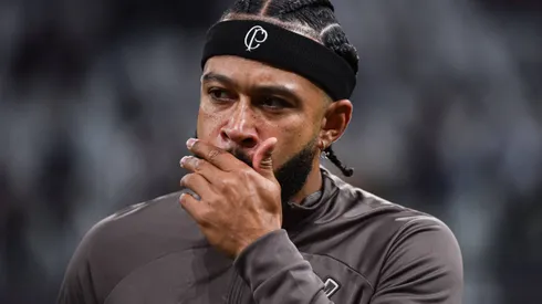 Memphis antes da partida entre Corinthians e Internacional, pelo Campeonato Brasileiro, na Neo Química Arena. Foto: Roberto Casimiro