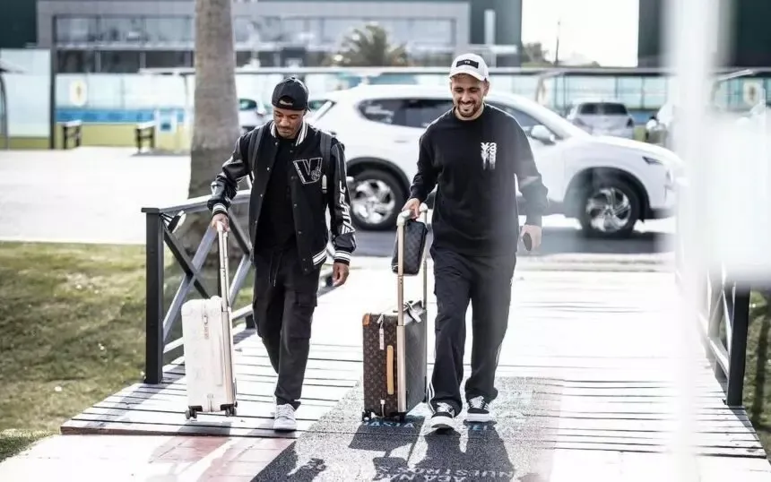 De La Cruz e Arrascaeta chegando no CT da Seleção Uruguaia para integração com o elenco Foto: Divulgação / Seleção Uruguaia