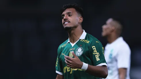 Volante recebeu cartão vermelho já no final da partida