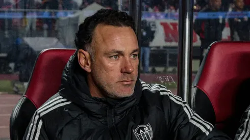 Milito expõe prioridade da equipe nos bastidores