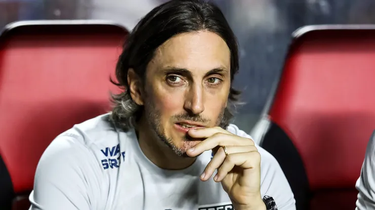 Zubeldía vê dificuldade do São Paulo em partidas contra times mais reativos. Foto: Marco Miatelo/AGIF