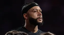Memphis Depay antes da partida entre Corinthians e Internacional, pelo Campeonato Brasileiro, na Neo Química Arena.