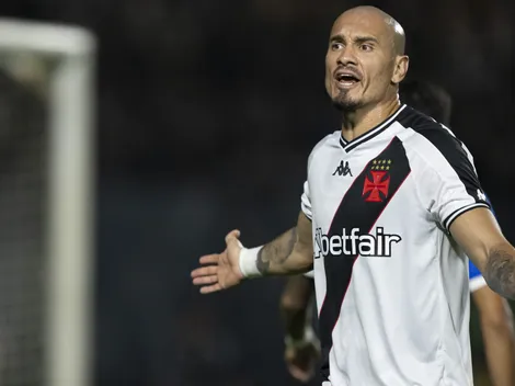 Zagueiro do Vasco causa revolta e torcida reage nas redes