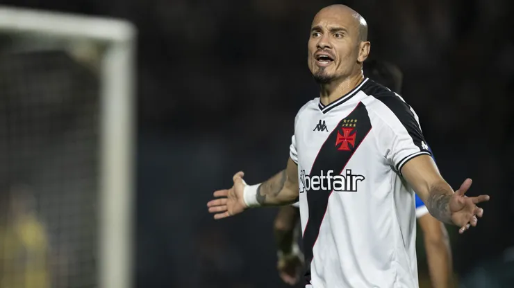 Maicon, jogador do Vasco lamenta durante partida contra o Juventude no estadio Sao Januario pelo campeonato Brasileiro A 2024