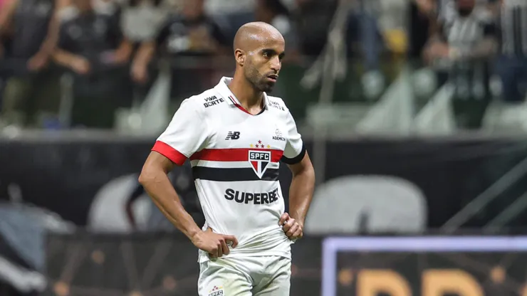 Lucas foi titular diante do Cuiabá