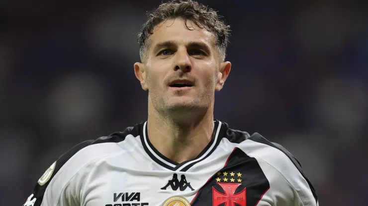 Vegetti comemorando gol contra o Cruzeiro, em partida válida pelo Campeonato Brasileiro, no Mineirão.