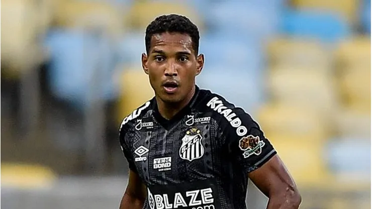 João Lucas: interessa ao Grêmio