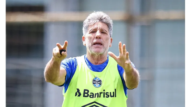 Renato Gaúcho em treino no CT Luiz Carvalho - FOTO: LUCAS UEBEL/GREMIO FBPA