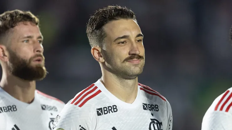 Léo Ortiz, do Flamengo, está na pré-lista de Dorival. Foto: Diogo Reis/AGIF