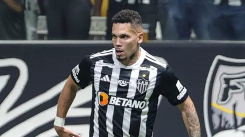 Paulinho se posiciona sobre retorno ao Vasco em 2025