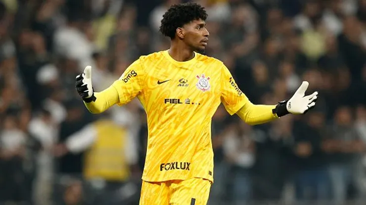 Hugo Souza goalkeeper of Corinthians reacts during a match between Corinthians and Gremio as part of Brasileirao Series A 2024 at Neo Quimica Arena on July 25, 2024 in Sao Paulo, Brazil