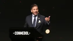 Alejandro Domínguez, presidente da CONMEBOL - Foto: Christian Alvarenga/Getty Images