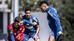 Billy Arce (à direita) marcou um dos gols na vitória de 3 a 0 do Santos contra São Bernardo - Foto: Raul Baretta/SFC