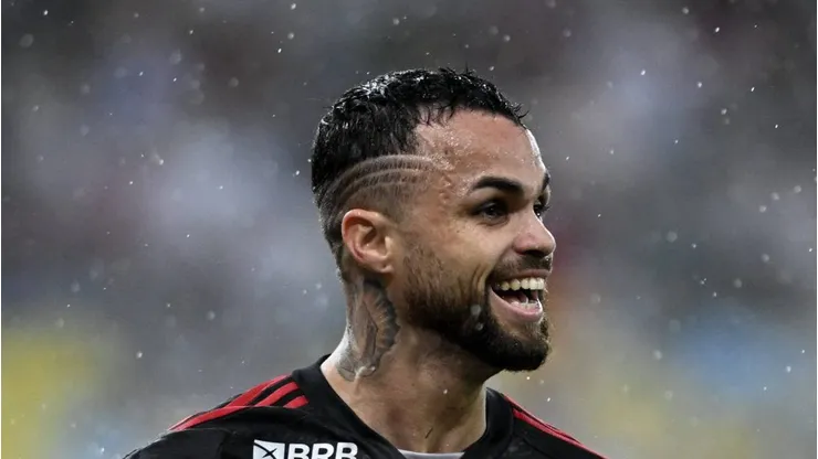 Michael durante partida do Fla no Maracanã.