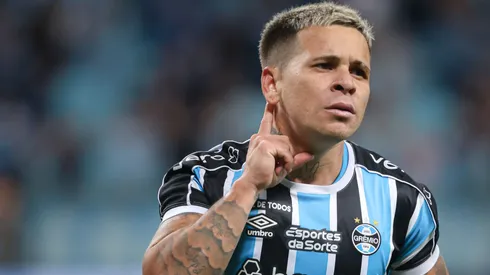 Soteldo vive boa fase vestindo a camisa do Tricolor - Foto: Maxi Franzoi/AGIF.