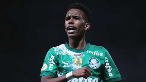 Estêvão foi novidade em treino do Alviverde