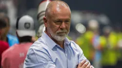 Mano Menezes tem futuro exposto no Fluminense