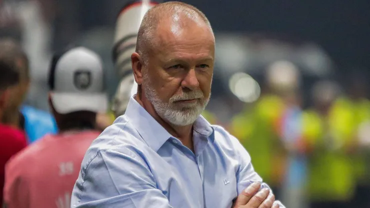 Mano Menezes tem futuro exposto no Fluminense