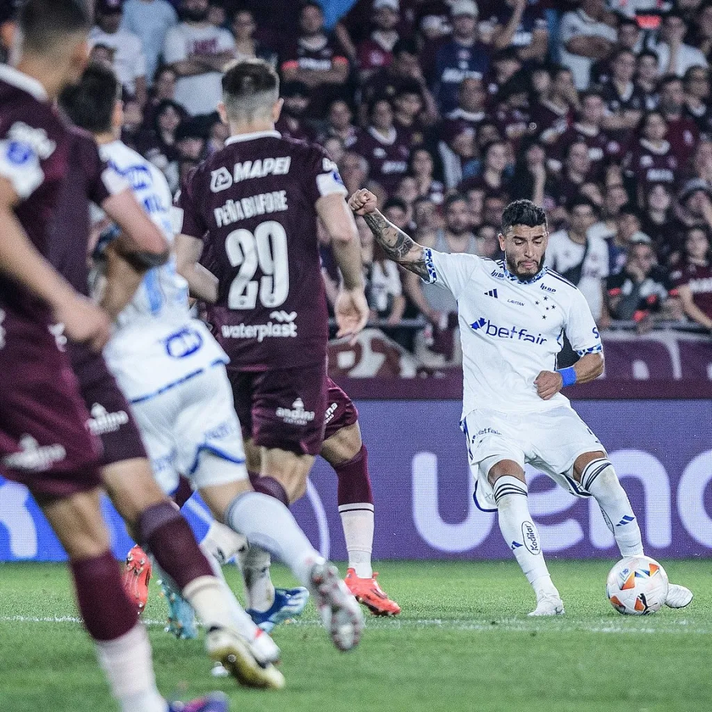 Lanús x Cruzeiro na semifinal da Sul-Americana. Foto: Cruzeiro