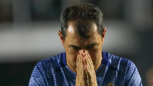 Fábio Carille, no comando do Santos - Foto: Reinaldo Campos/AGIF