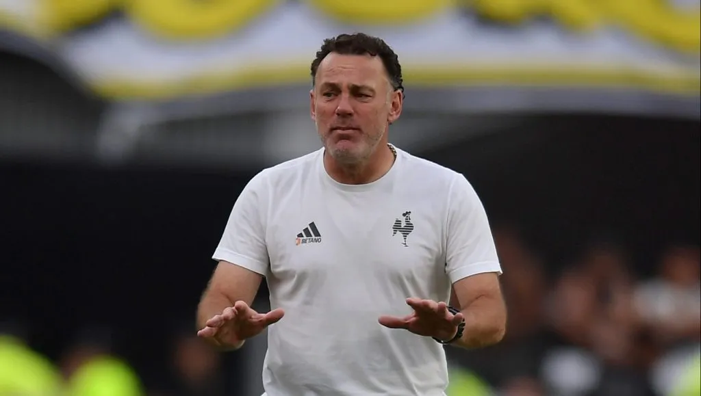 Gabriel Milito em partida entre Atlético-MG x Botafogo. Photo by Marcelo Endelli/Getty Images