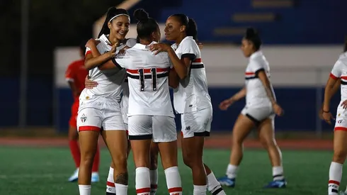 Jogadora do São Paulo Sub-20 comemoram goleada contra o Vila Nova-GO pela Copinha Feminina 2024