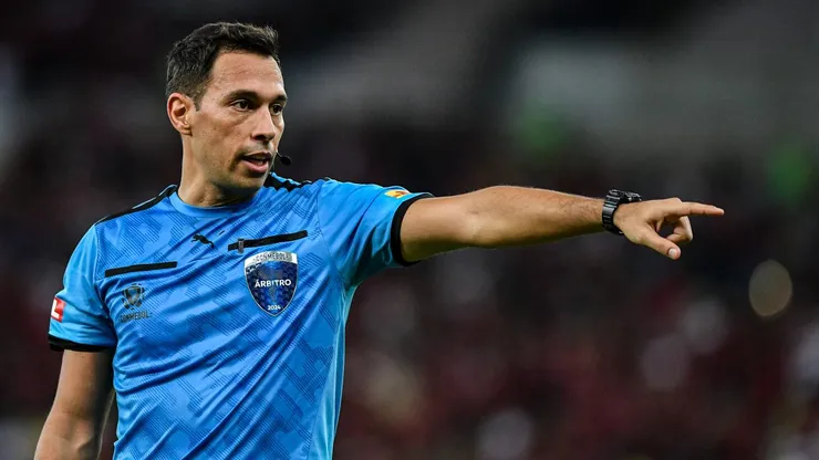 Árbitro Facundo Tello comandará a final da Copa Libertadores 2024. Foto: Thiago Ribeiro/AGIF