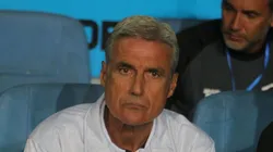 Luís Castro tem indefinição com o Peixe, que busca alternativa.