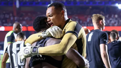 John comemorando classificação do Botafogo contra o São Paulo, na Libertadores.