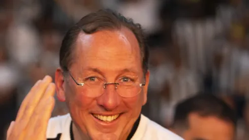 Textor, dono do Fogão, em busca do título da Libertadores.