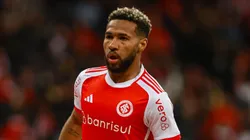 Wesley em ação com a camisa do Colorado - Foto: Maxi Franzoi/AGIF